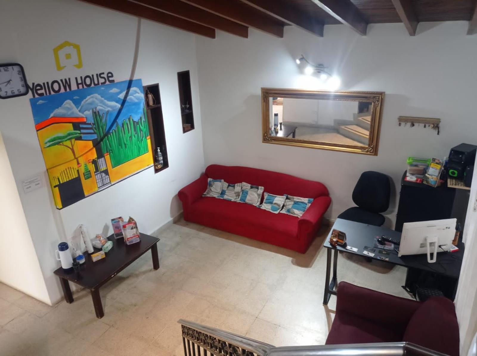 Yellow House Hostel Μεντεγίν Εξωτερικό φωτογραφία