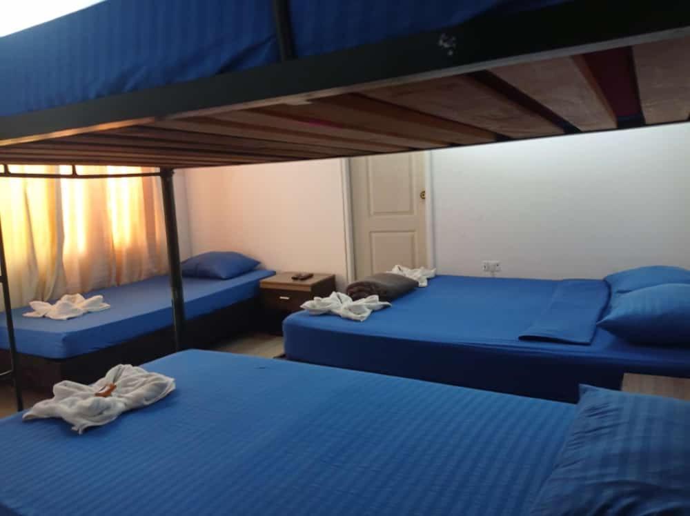 Yellow House Hostel Μεντεγίν Εξωτερικό φωτογραφία