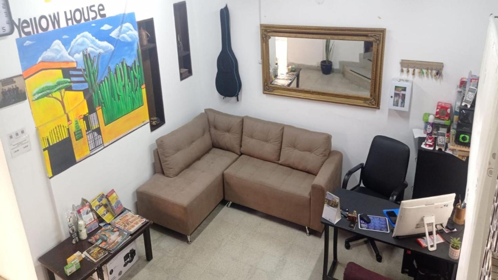 Yellow House Hostel Μεντεγίν Εξωτερικό φωτογραφία