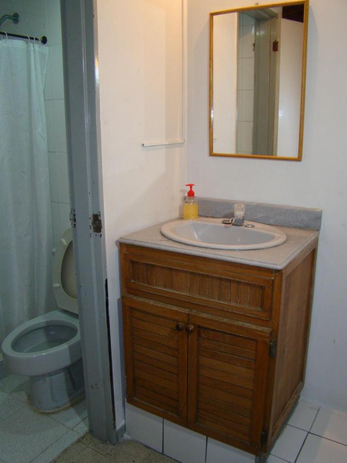Yellow House Hostel Μεντεγίν Εξωτερικό φωτογραφία
